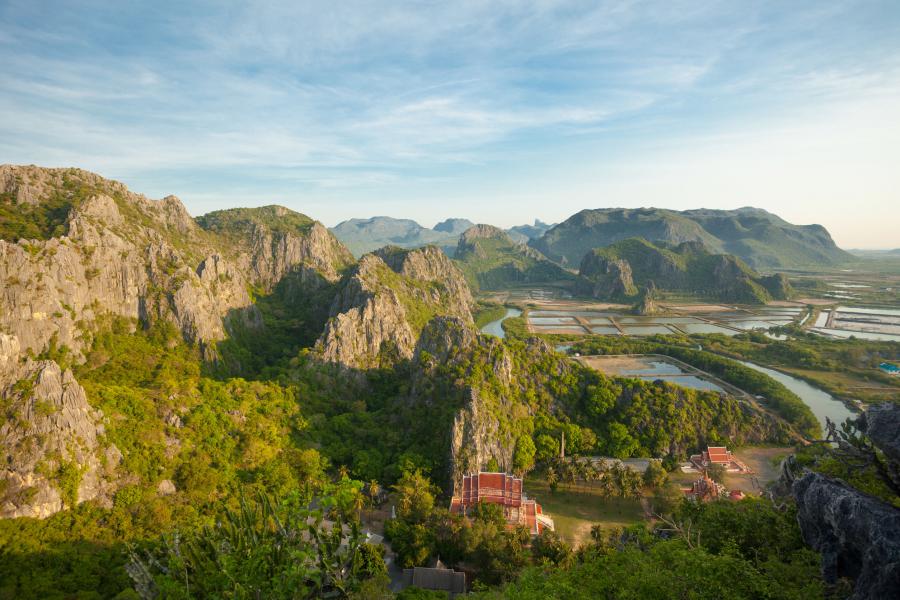 The view north from the Khao Daeng Viewpoint