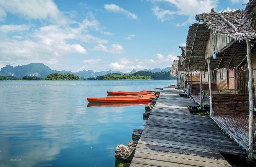 Krai Sorn floating houses