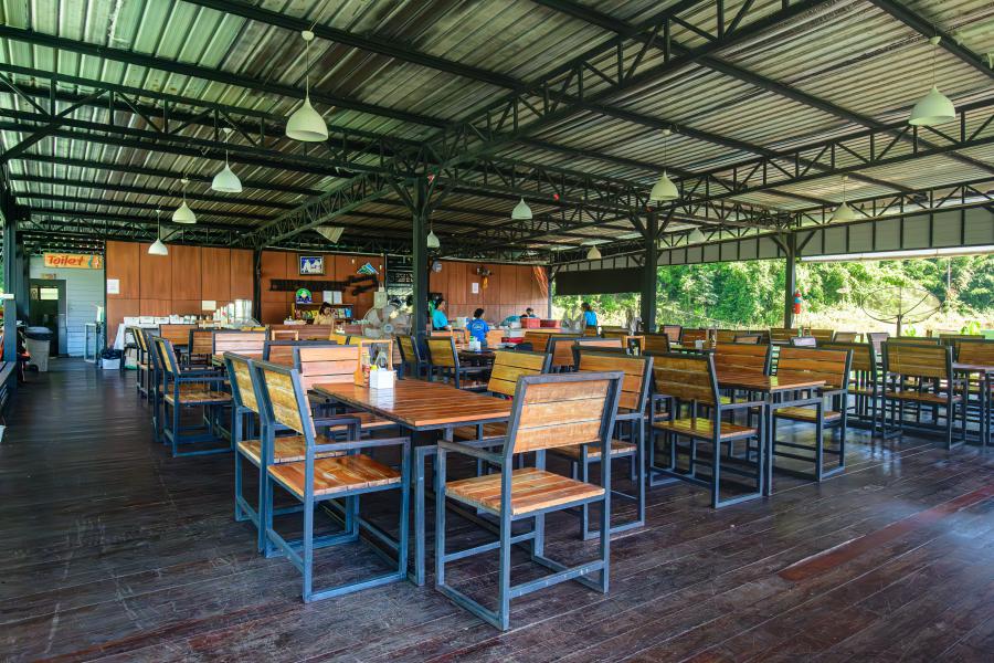 Phupha Waree - restaurant area