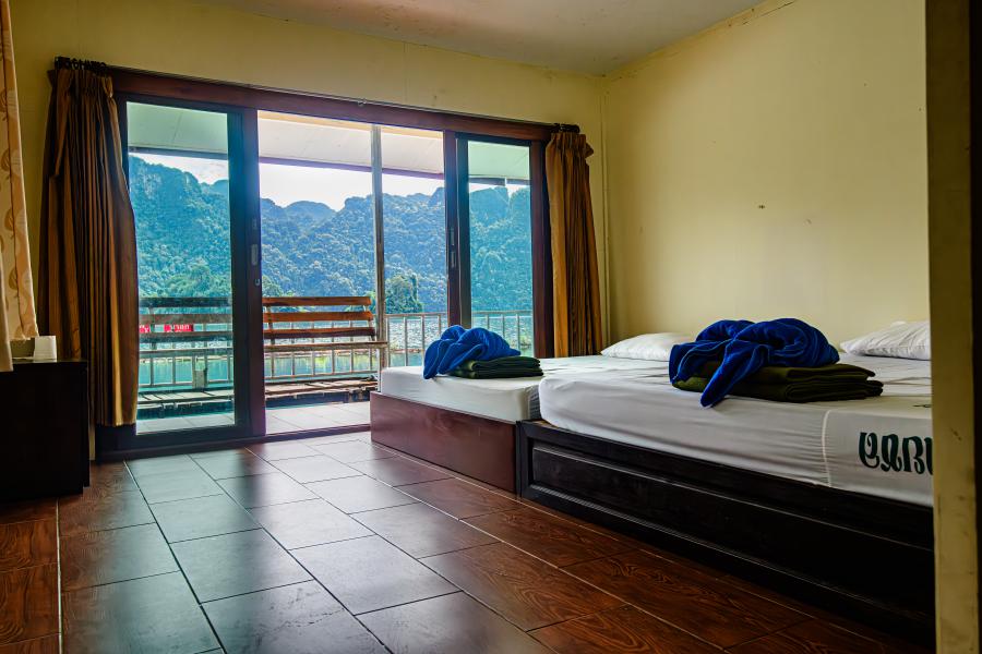 Sai Chon Raft House - big rooms for 3-4 pax