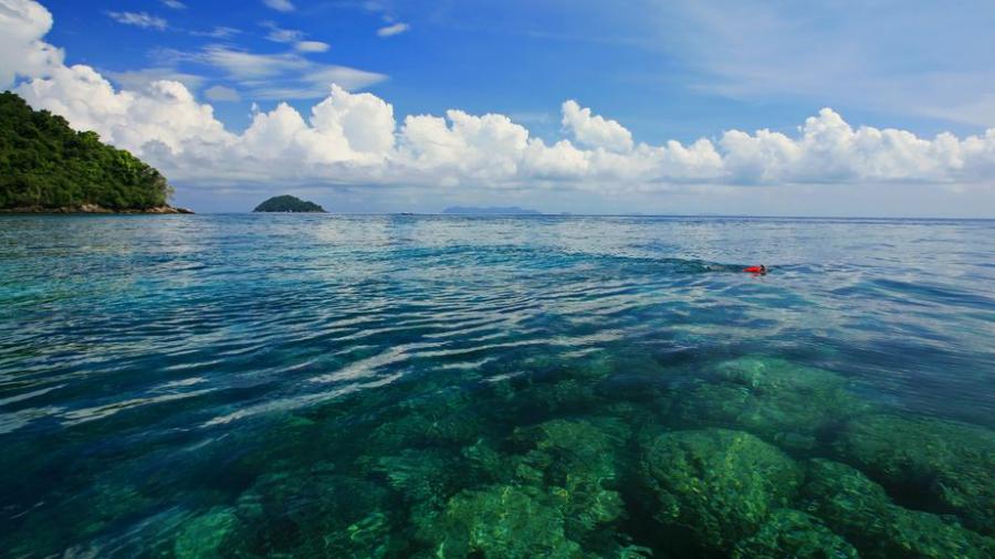 Crystal clear waters in Jaak Bay, northeast edge of Surin Nuea Island