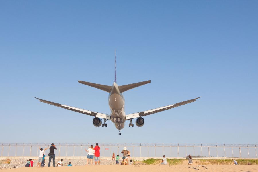 Watching aircraft landings