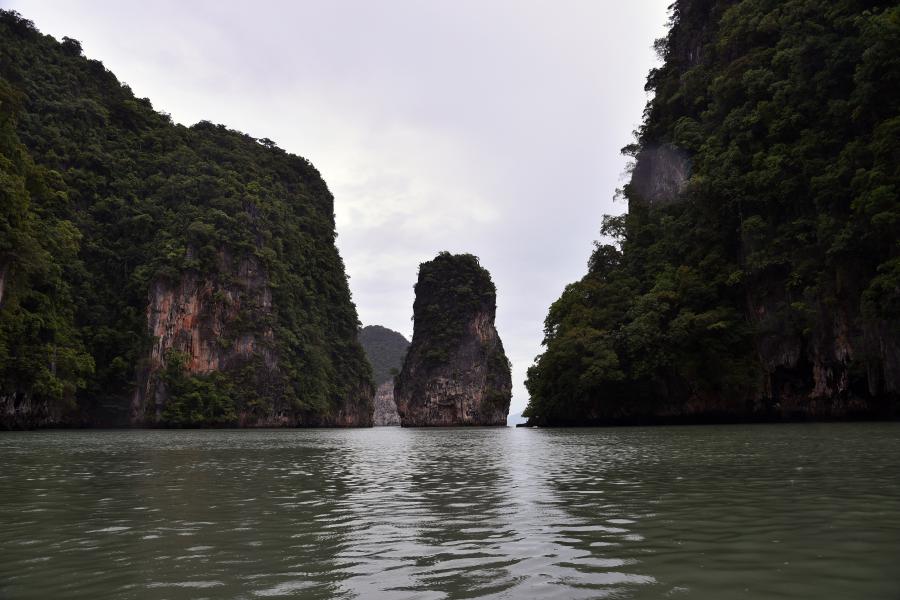 Hong Island is very ideal for canoeing around